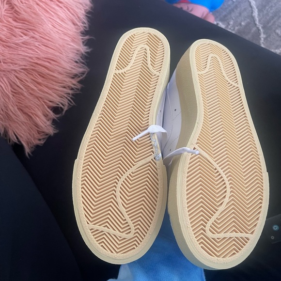 Nike Blazer Low Platform sneakers in white - Picture 8 of 8